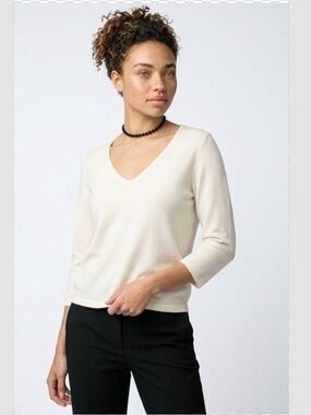 Chicos travelers, 3/4 sleeve cream top.